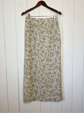 Vintage Classique Collection Beige Floral Print Maxi Skirt.